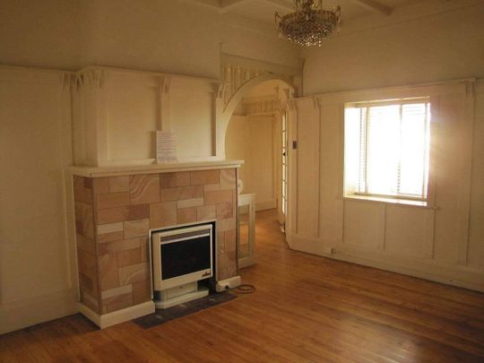 FOUR BEDROOM IN CBD LOCATION - Photo 1