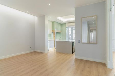4 Bedroom Apartment with balcony, Avenidas Novas, Lisboa - Photo 3