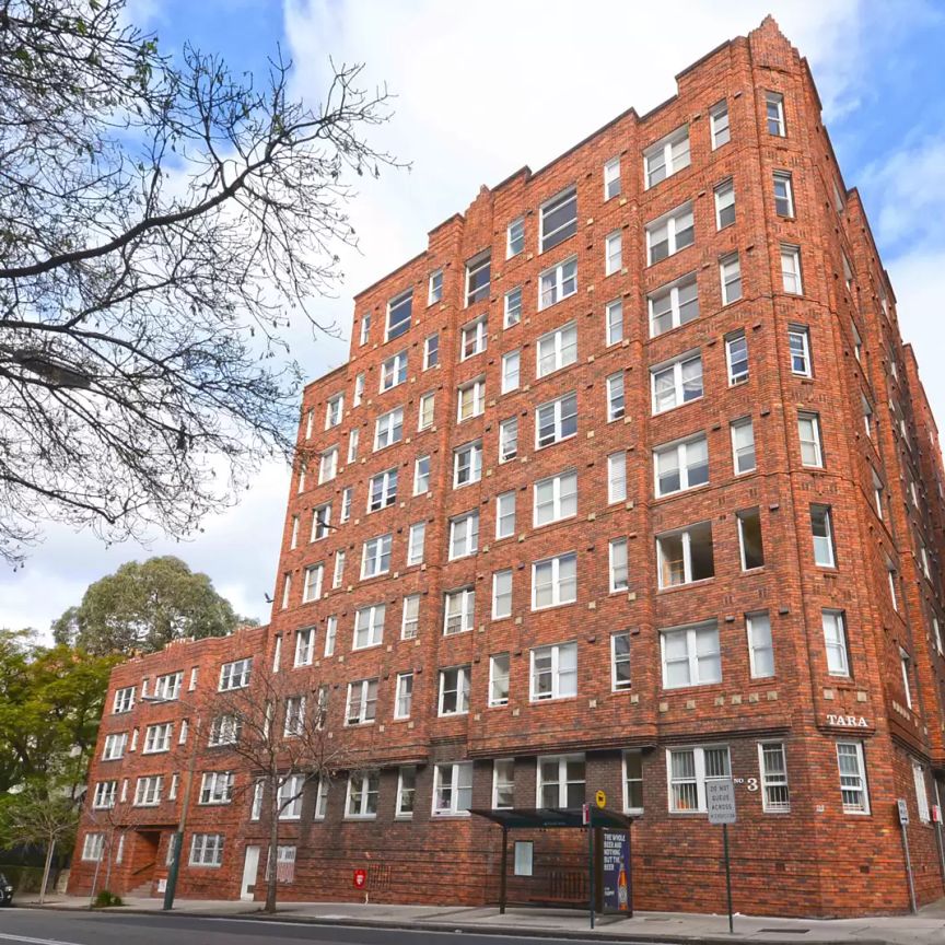 Art Deco One Bedroom Apartment Located In the sought After "Tara" Security Building - Photo 1