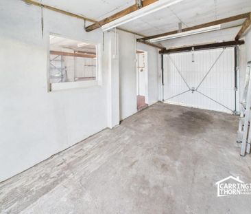 3 bedroom end of terrace house to rent - Photo 2