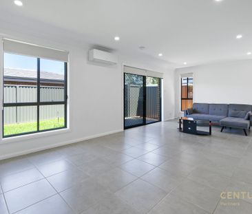 Combing Modern Design & Comfort! - Photo 1