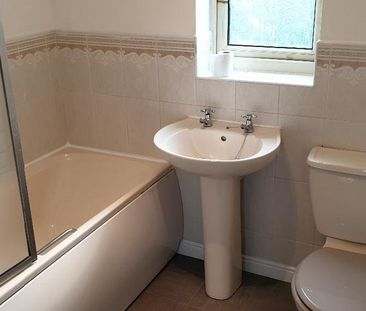 2 bedroom semi-detached house to rent - Photo 4