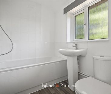 2 bedroom end of terrace house to rent - Photo 5