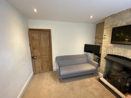 2 bedroom terraced house to rent - Photo 2