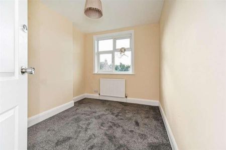 Burnham Avenue, Bognor Regis, PO21 - Photo 2