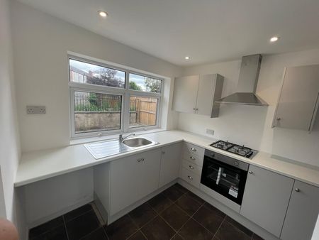 Tong Road, Little Lever - Photo 5