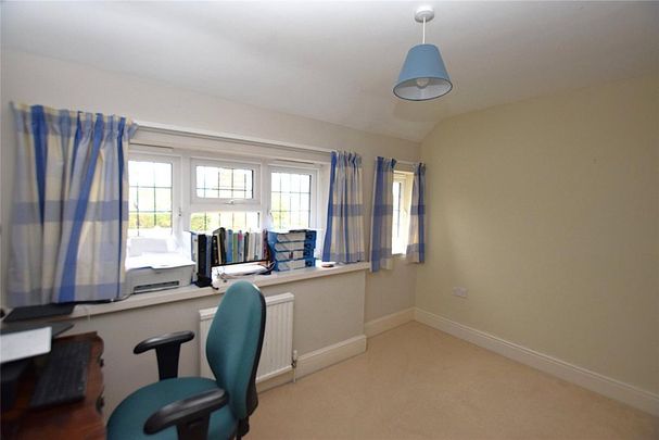 4 bedroom semi-detached house to rent - Photo 1