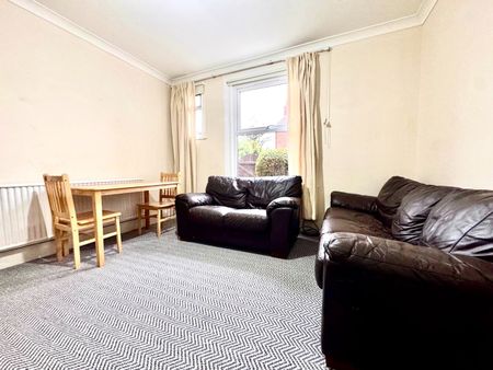 2 Bed Flat, Cricklewood, NW2 - Photo 2