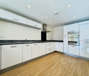4 bedroom semi-detached to rent Willowcroft Way, Norwich, NR4 - Photo 2