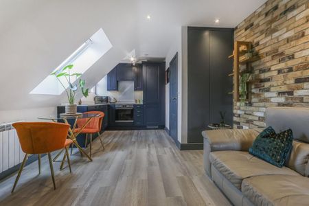 2 bedroom flat to rent - Photo 2