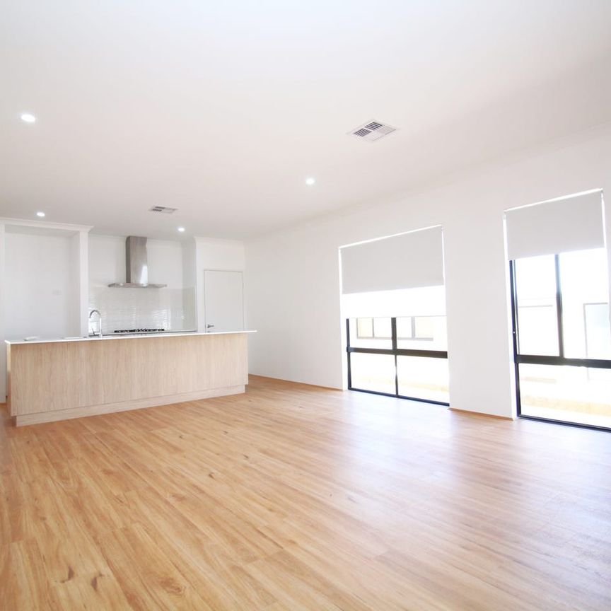 BRAND NEW CONTEMPORARY BUILT - Photo 1