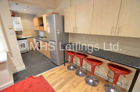 Room 3, 36 Hartley Grove, Leeds, LS6 2LD - Photo 5