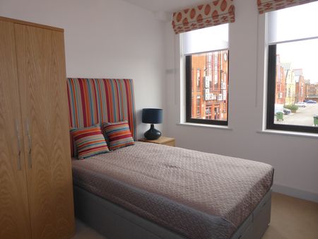 The Chambers, Reading, RG1 4FF - Photo 2