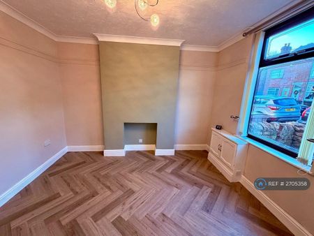 3 bedroom semi-detached house to rent - Photo 4