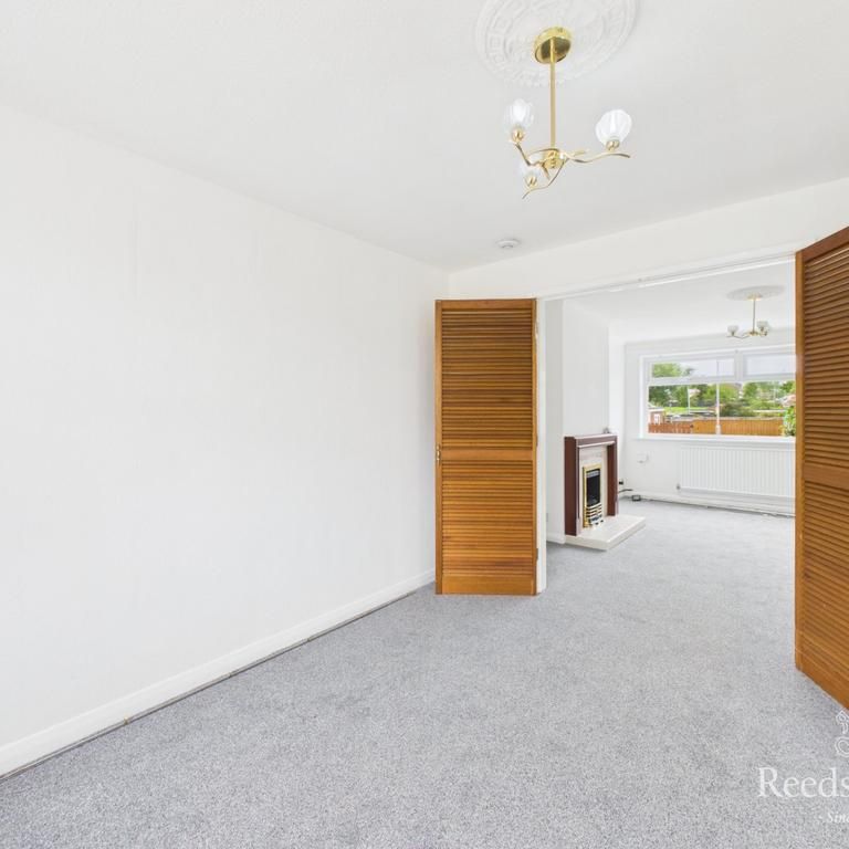 3 bedroom semi-detached house to rent - Photo 1