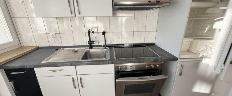 2-Zimmer-Wohnung - Einbauküche - Erdgeschoss - Balkon - Aufzug - Dachboden/Keller - Photo 1