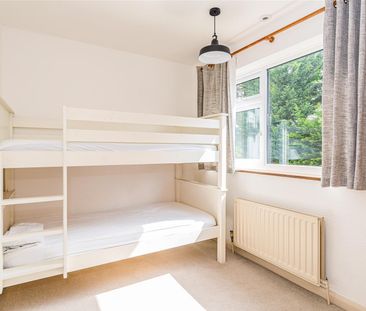 Maybrook Gardens, High Wycombe - Photo 1