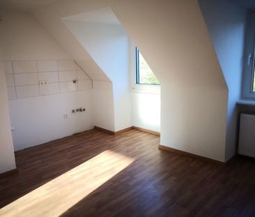 Frisch renovierte 2-Zimmer-Dachgeschosswohnung!!! - Photo 1