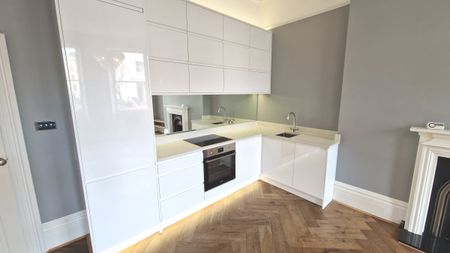 Lansdowne Place - Photo 3