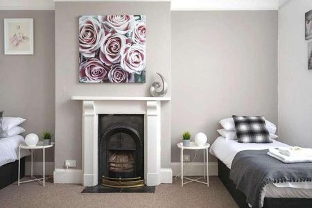 St. Georges Place, Cheltenham, GL50 - Photo 2