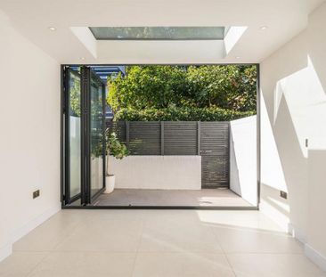 4 bedroom terraced house to rent - Photo 2