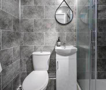 1 bedroom in a house share to rent - Photo 5