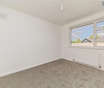 2 bedroom semi-detached bungalow to rent - Photo 3