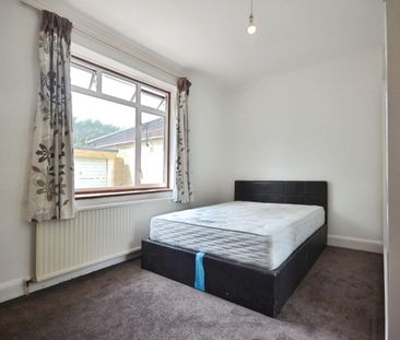 2 bedroom Bungalow To Let - Photo 3