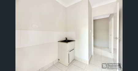 Modern 3-Bedroom Home with Exceptional Indoor-Outdoor Living - Photo 5