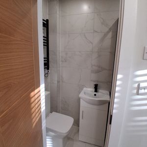 Studio Flat, Upper Clapton Road, E5 - Photo 2