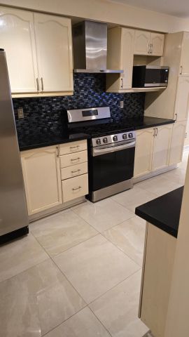 For Lease - 5223 Fairford Crescent Unit# 79, Mississauga, Ontario - Photo 3