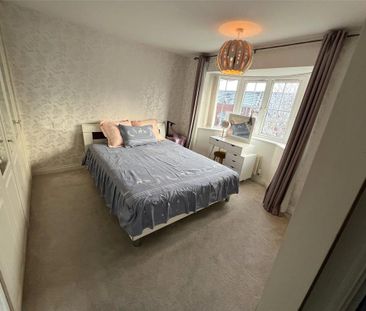 4 bedroom detached house to rent - Photo 1