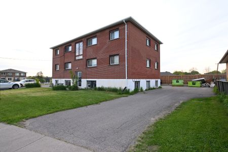 For Lease - 390 Dean Avenue, Oshawa, Ontario - Photo 5