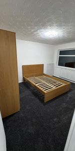 Room to let in shared house- Romford - Photo 3
