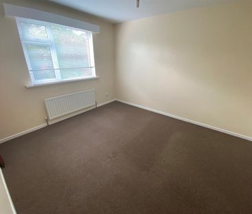 8 Thornleigh Park, - Photo 3