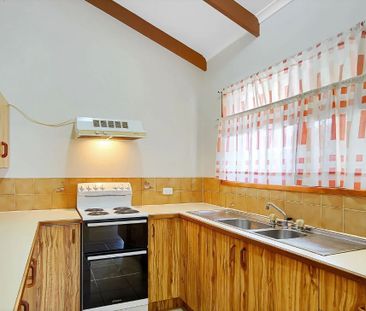 Convenient Living in the Heart of Urangan - Photo 5