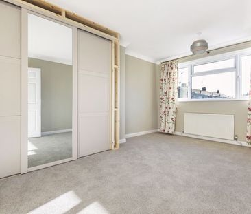 Court Close, Liphook, Hampshire, GU30 - Photo 5