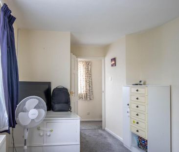 2 bedroom semi-detached house to rent - Photo 5