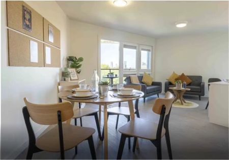 Penthouse 2 Bed - Photo 3