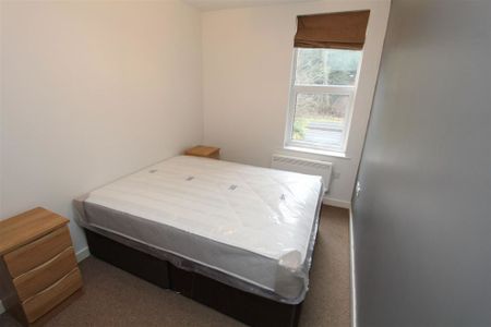 Ring Road, North Leeds, LS17 8NR - Photo 4