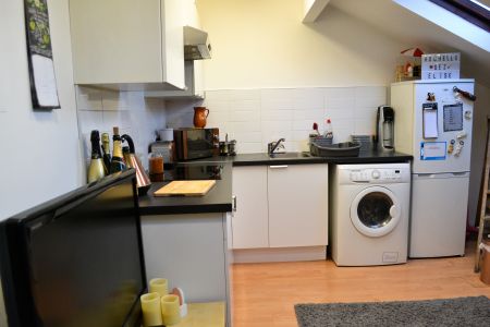 2 Bedroom Apartment - Photo 4