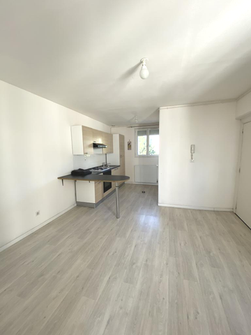 T1 BIS 30 M2 QUARTIER REPUBLIQUE NIEL - Photo 5