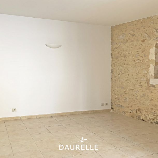 Location Appartement 2 pièces 53m² CHATEAURENARD 13160 - Photo 1