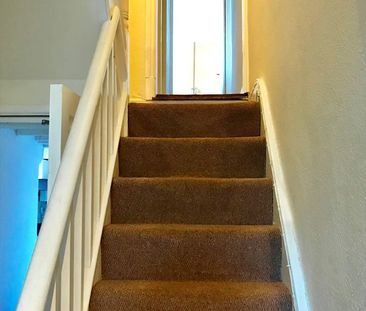 4 Bed Semi-Detached House, Middle Street, SO14 - Photo 6