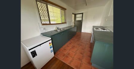 3-Bedroom Home with Study, A/C & Big Outdoor Deck - Photo 5