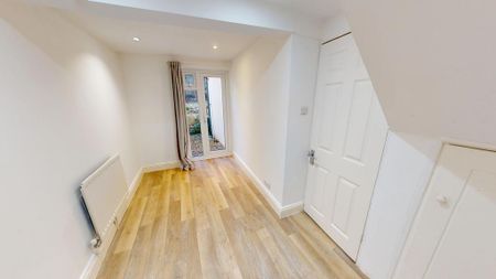 2 bedroom maisonette to rent - Photo 5