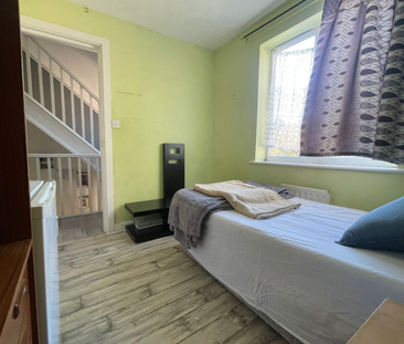 5 bedroom house of multiple occupation to rent - Photo 3