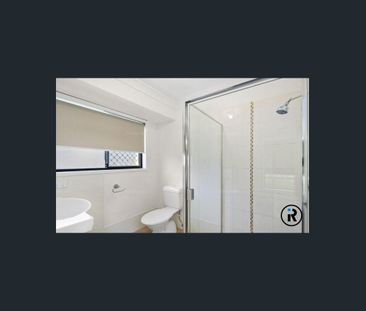 PERFECTLY SITUATED HOME IN ROTHWELL - Photo 3