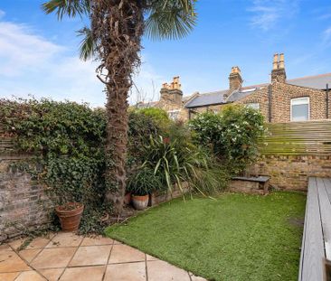 2 bedroom terraced house to rent - Photo 4