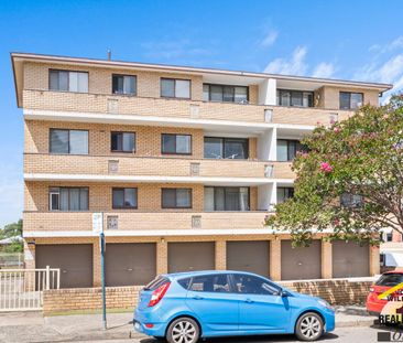 "Popular Goulburn Street" - Photo 3